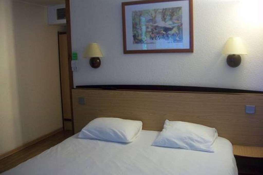 Kyriad Tarbes Bastillac Номер фото