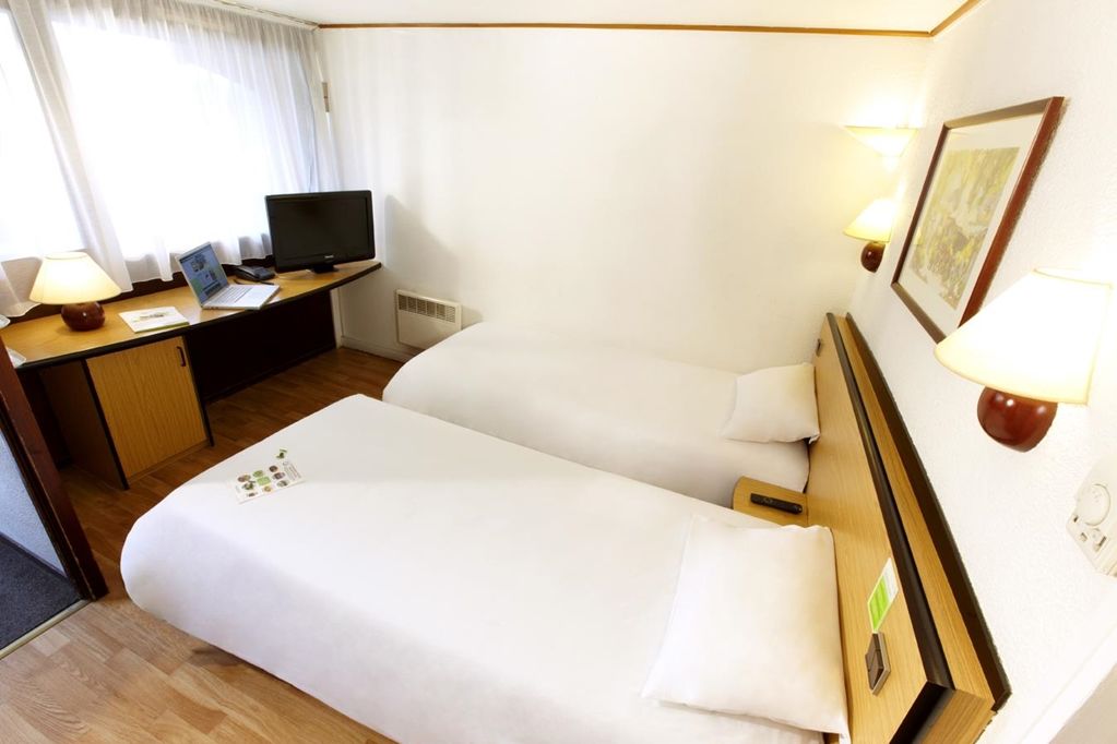 Kyriad Tarbes Bastillac Номер фото